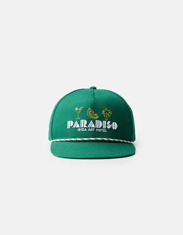 Шапочка BERSHKA X PARADISO с вышивкой