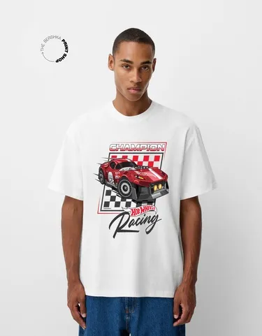 Футболка BERSHKA X HOT WHEELS с принтом