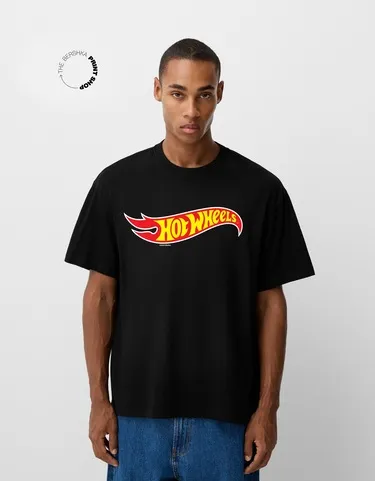 Футболка BERSHKA X HOT WHEELS с принтом