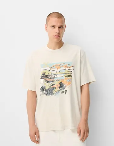 Футболка BERSHKA X HOT WHEELS с принтом