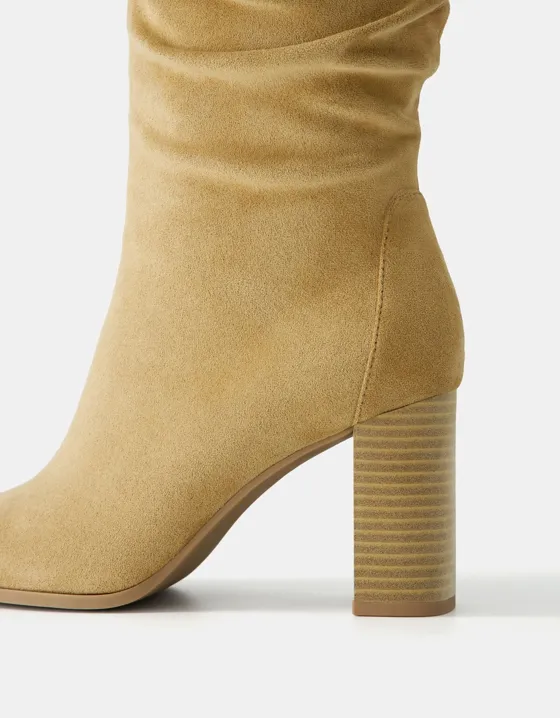 Block-heel slouchy boots