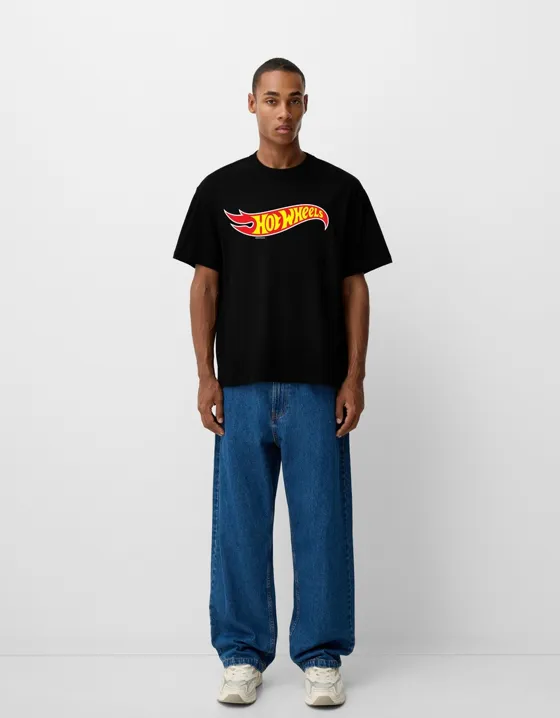 Футболка BERSHKA x HOT WHEELS с принтом