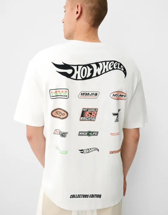 Футболка BERSHKA x HOT WHEELS с принтом